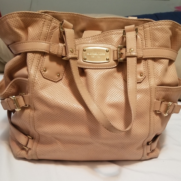 Michael Kors Extra Large Bag with pinhole pattern - Picture 2 of 6